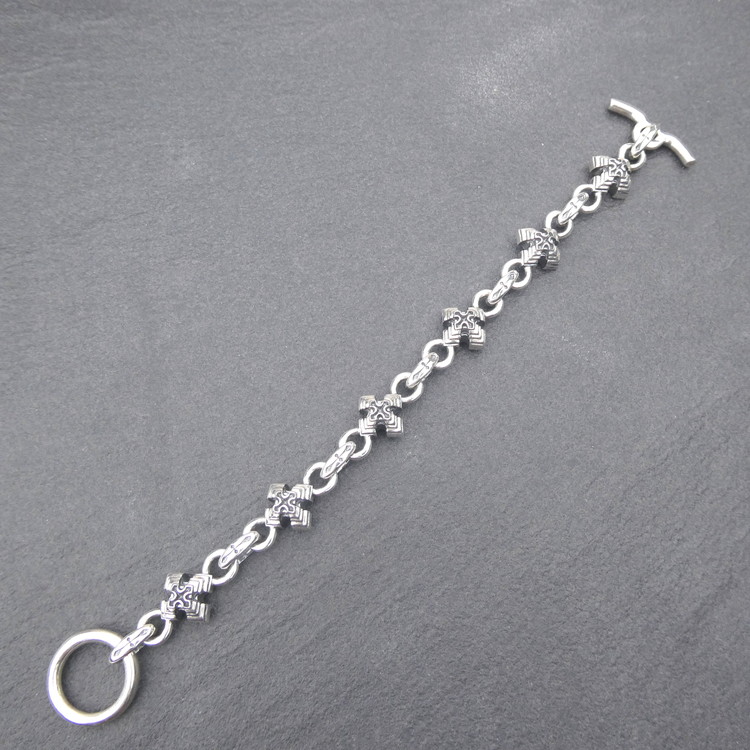 Pyramid cross bracelet ピラミッド クロス ブレスレット ｜ 腕輪 シルバー アクセサリー 十字架 モチーフ 925 ブレス ハンドメイド ジュエリー アクセ ファッション 人気 シンプル ギフト プレゼント 年末年始 お中元 お歳暮 内祝い 快気祝い