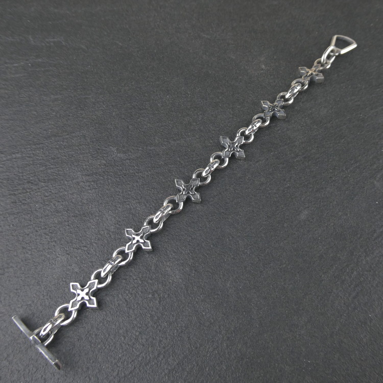 small edge cross bracelet スモール エッジ クロス ブレスレット ｜ 腕輪 シルバー アクセサリー 十字架 モチーフ 925 ブレス ハンドメイド ジュエリー アクセ ファッション 人気 シンプル ギフト プレゼント 年末年始 お中元 お歳暮 内祝い 快気祝い