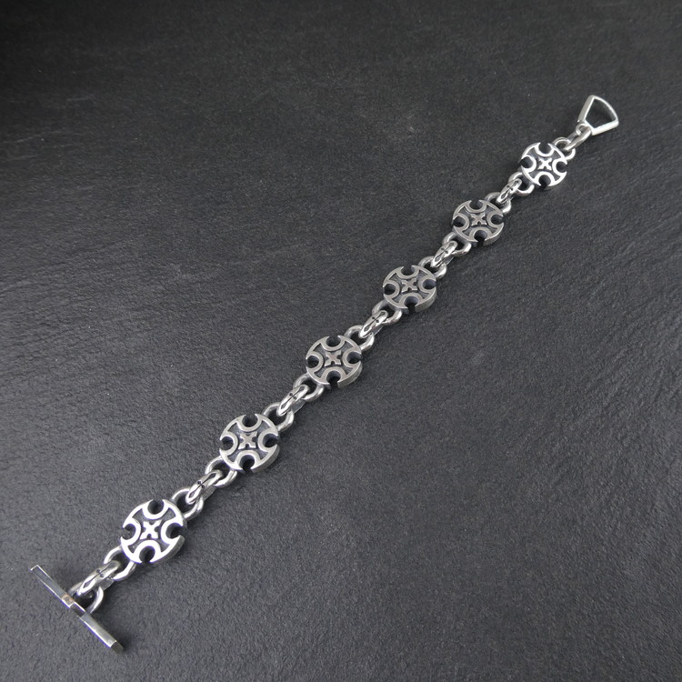 small iron cross bracelet スモール アイアン クロス ブレスレット ｜ 腕輪 シルバー アクセサリー 十字架 モチーフ 925 ブレス ハンドメイド ジュエリー アクセ ファッション 人気 シンプル ギフト プレゼント 年末年始 お中元 お歳暮 内祝い 快気祝い