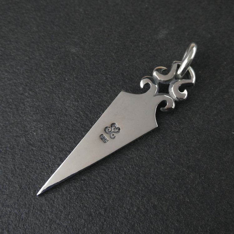 edge dagger pendant