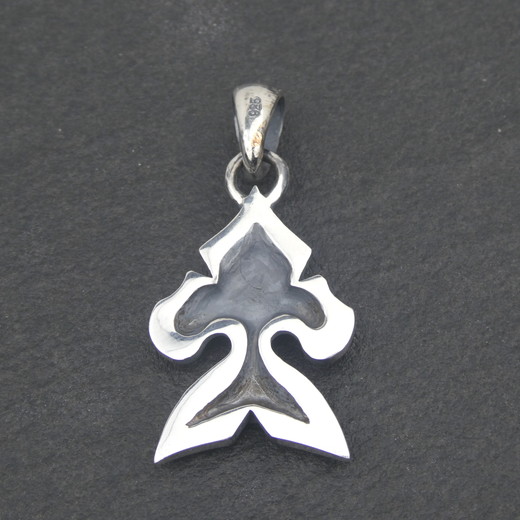 Spade pendant