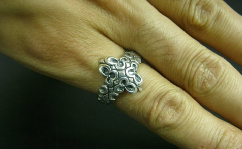 ZAN cross ring クロス リング ｜ 指輪 シルバー アクセサリー 十字架 モチーフ 925 ハンドメイド 選べる サイズ ジュエリー アクセ ファッション 人気 シンプル ギフト プレゼント 年末年始 お中元 お歳暮 内祝い 快気祝い