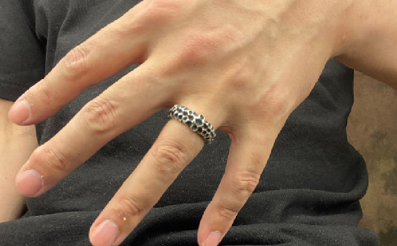 Crater ring クレーター リング ｜ 指輪 シンプル 細身 合わせやすい シルバー アクセサリー 925 ハンドメイド 選べる サイズ ジュエリー アクセ ファッション 人気 ギフト プレゼント 年末年始 お中元 お歳暮 内祝い 快気祝い