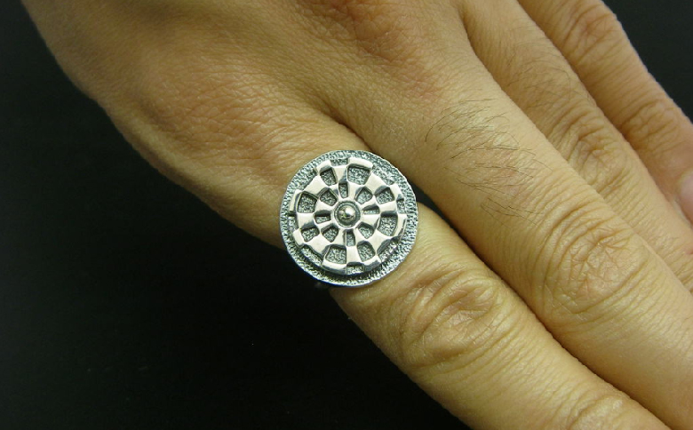 Darts ring ダーツ リング ｜ 指輪 シンプル 細身 の リング 様々な 服装 に 合わせやすい シルバー アクセサリー ダーツ 925 ハンドメイド 選べる サイズ ジュエリー アクセ 人気 シンプル ギフト プレゼント 年末年始 お中元 お歳暮 内祝い 快気祝い