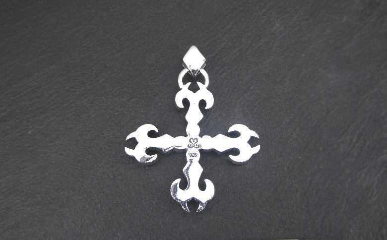 Small vampire cross pendant スモール ヴァンパイア クロス PT ｜ ペンダント トップ シルバー アクセサリー 十字架 バンパイア モチーフ 925 ハンドメイド ジュエリー アクセ ファッション 人気 シンプル ギフト プレゼント 年末年始 お中元 お歳暮 内祝い 快気祝い