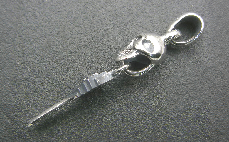 Layer dagger skull pendant ダガー スカル ペンダント ｜ ペンダント シルバー シルバー925 ハンドメイド 手作り アクセサリー 髑髏 モチーフ ペンダントトップ ネックレス チャーム ジュエリー アクセ ファッション 人気 シンプル ギフト プレゼント 年末年始 お中元 お歳暮 内祝い 快気祝い