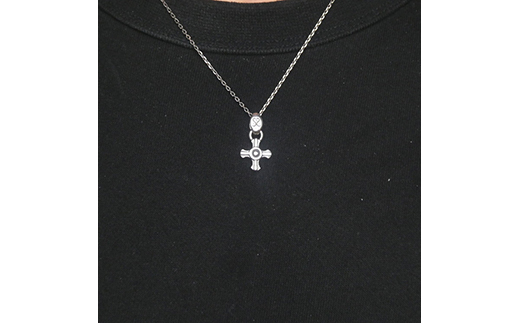 Simple cross pendant