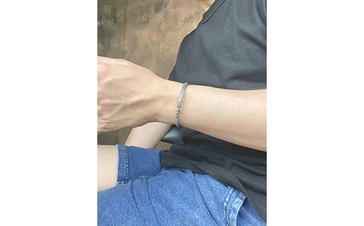 アラベスク　バングル