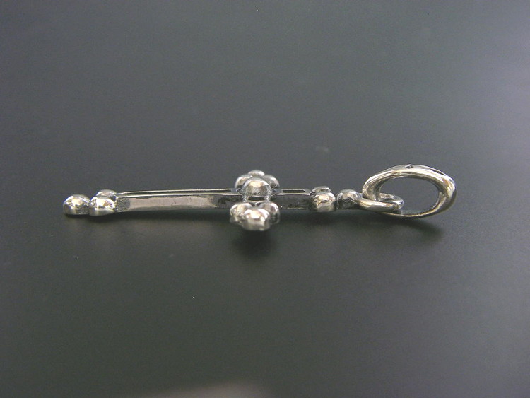 Grape cross pendant グレープ クロス ペンダント ｜ シルバー アクセサリー 十字架 モチーフ 925 ペンダントトップ ネックレス チャーム ジュエリー アクセ ファッション ハンドメイド 人気 シンプル ギフト プレゼント 年末年始 お中元 お歳暮 内祝い 快気祝い