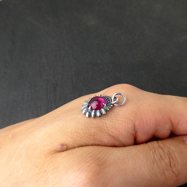 The Phantom Sun pendant ファントム サン ペンダント ｜ シルバー アクセサリー 太陽 モチーフ 925 ペンダントトップ ネックレス チャーム ジュエリー アクセ ファッション ハンドメイド 人気 シンプル ギフト プレゼント 年末年始 お中元 お歳暮 内祝い 快気祝い