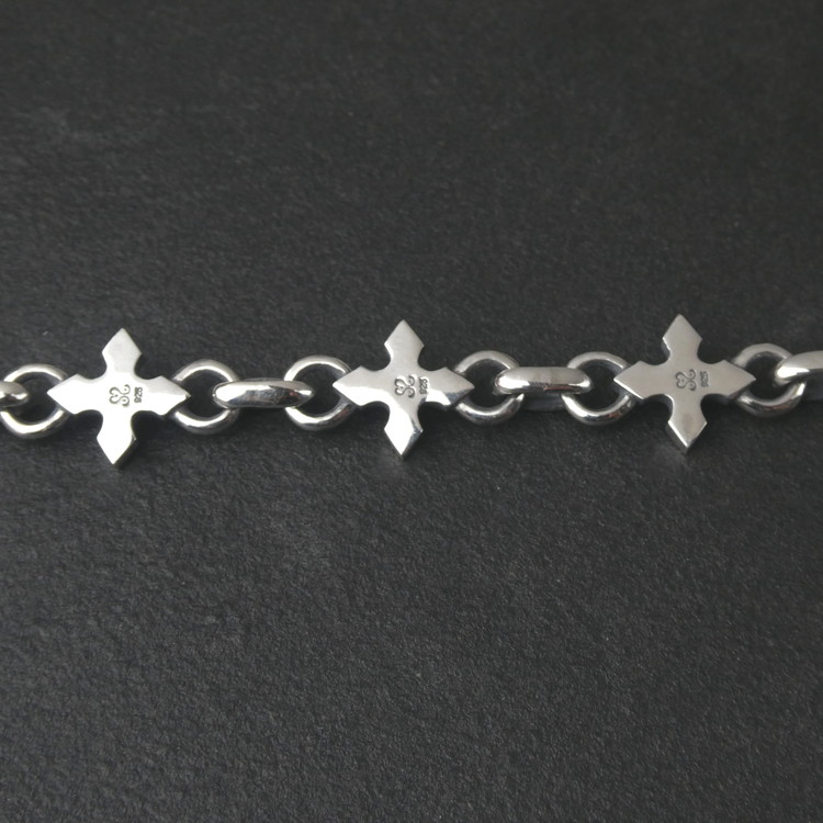 small edge cross bracelet スモール エッジ クロス ブレスレット ｜ 腕輪 シルバー アクセサリー 十字架 モチーフ 925 ブレス ハンドメイド ジュエリー アクセ ファッション 人気 シンプル ギフト プレゼント 年末年始 お中元 お歳暮 内祝い 快気祝い