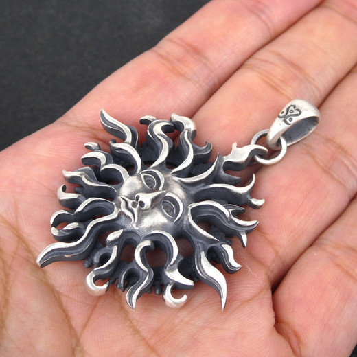 God sun pendant (silver)