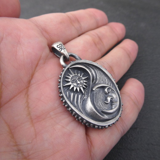 太陽と月 pendant (silver)