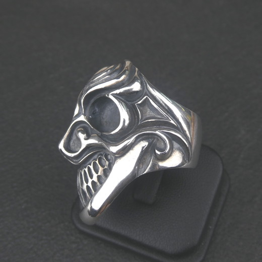 The skull of twofacedness ring