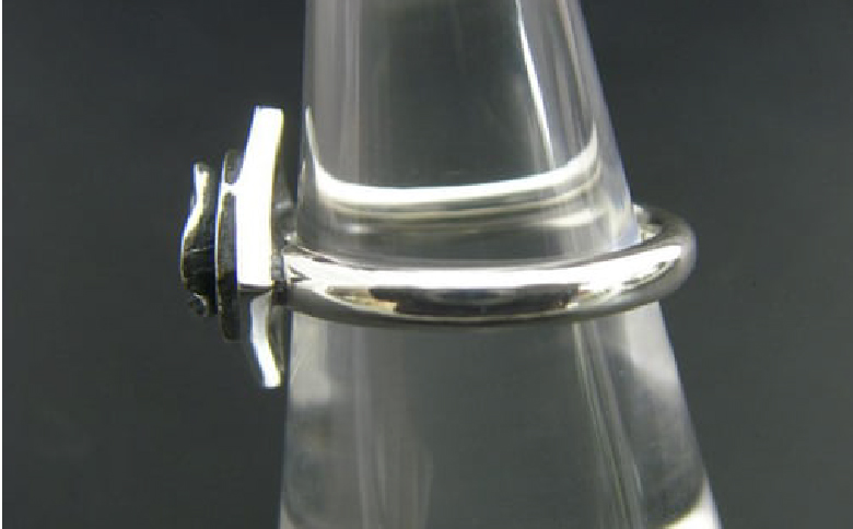 pyramid flower ring ピラミッド フラワー リング｜ 指輪 シルバー アクセサリー 花 モチーフ 925 ハンドメイド 選べる サイズ ジュエリー アクセ ファッション 人気 シンプル ギフト プレゼント年末年始 お中元 お歳暮 内祝い 快気祝い