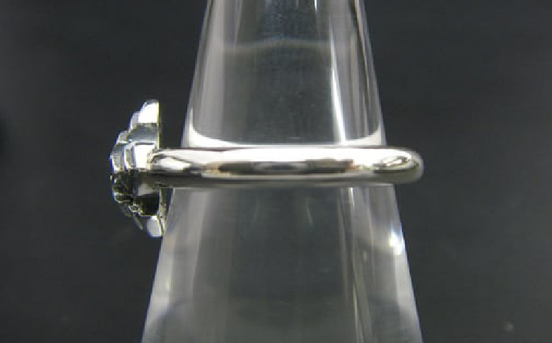 pyramid cross ring ピラミッド クロス リング｜ 指輪 シルバー アクセサリー 十字架 モチーフ 925 ハンドメイド 選べる サイズ ジュエリー アクセ ファッション 人気 シンプル ギフト プレゼント年末年始 お中元 お歳暮 内祝い 快気祝い