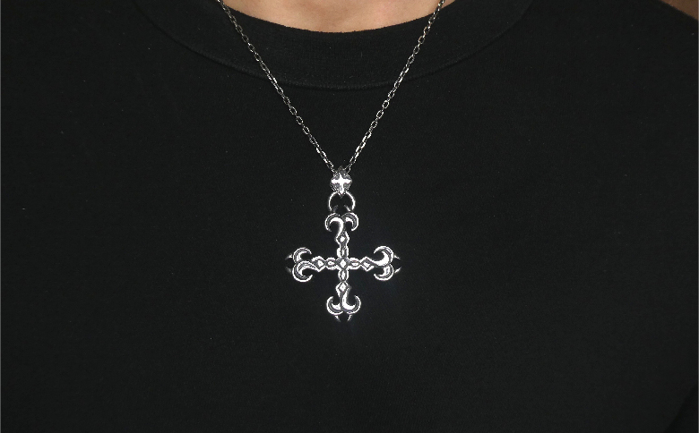 Small vampire cross pendant スモール ヴァンパイア クロス PT ｜ ペンダント トップ シルバー アクセサリー 十字架 バンパイア モチーフ 925 ハンドメイド ジュエリー アクセ ファッション 人気 シンプル ギフト プレゼント 年末年始 お中元 お歳暮 内祝い 快気祝い