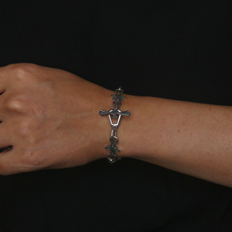 small edge cross bracelet スモール エッジ クロス ブレスレット ｜ 腕輪 シルバー アクセサリー 十字架 モチーフ 925 ブレス ハンドメイド ジュエリー アクセ ファッション 人気 シンプル ギフト プレゼント 年末年始 お中元 お歳暮 内祝い 快気祝い