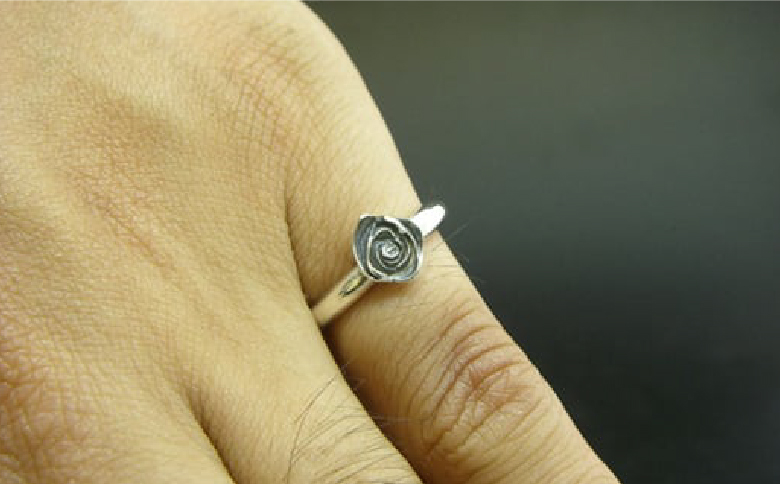 flower ring フラワー リング ｜ 指輪 シルバー アクセサリー 花 モチーフ 925 ハンドメイド 選べる サイズ ジュエリー アクセ ファッション 人気 シンプル ギフト プレゼント 年末年始 お中元 お歳暮 内祝い 快気祝い 茨城県 常総市