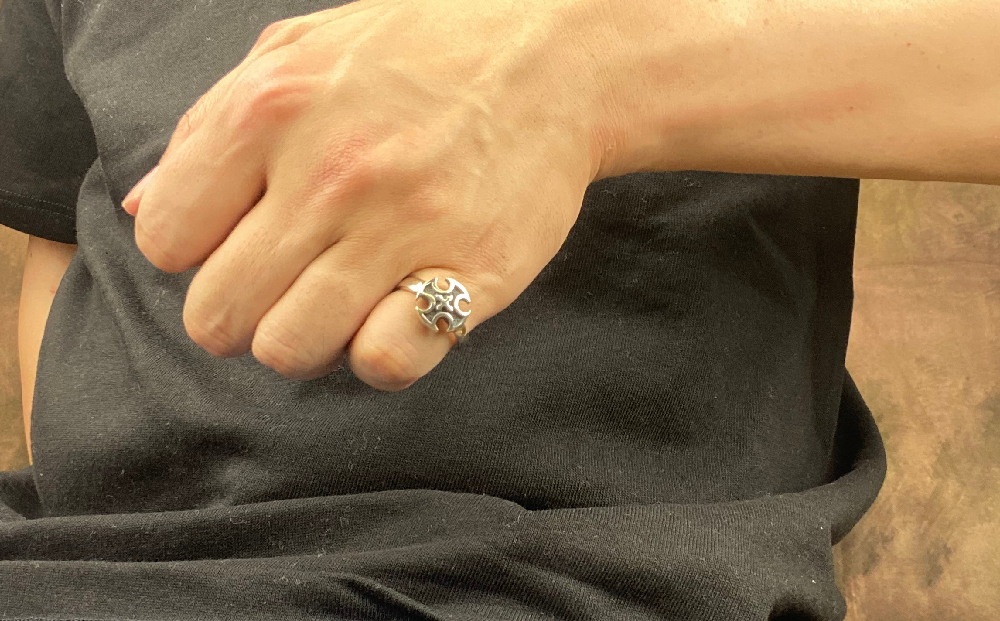 Iron cross ring アイアン クロス リング ｜ シンプル 指輪 普段使いしやすい モチーフ シルバー アクセサリー 十字架 925 ハンドメイド 選べる サイズ ジュエリー アクセ ファッション 人気 ギフト プレゼント 年末年始 お中元 お歳暮 内祝い 快気祝い