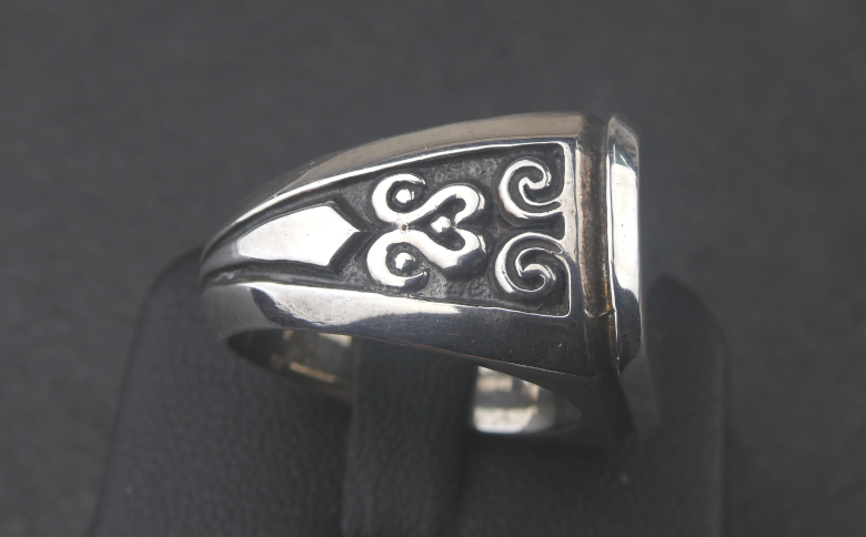 Mirror reflection ring ミラー リフレクション リング ｜ 指輪 シルバー 鏡面仕上げ 印台 アクセサリー 925 ハンドメイド 選べる サイズ ジュエリー アクセ ファッション 人気 シンプル ギフト プレゼント 年末年始 お中元 お歳暮 内祝い 快気祝い