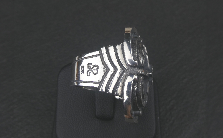 Medium oval cross  ring オーバル クロス リング ｜ リング 指輪 シルバーリング シルバー シルバー925 ハンドメイド 手作り ゆびわ りんぐ アクセサリー 十字架 モチーフ 925 選べる サイズ ジュエリー アクセ ファッション 人気 シンプル ギフト プレゼント 年末年始 お中元 お歳暮 内祝い 快気祝い