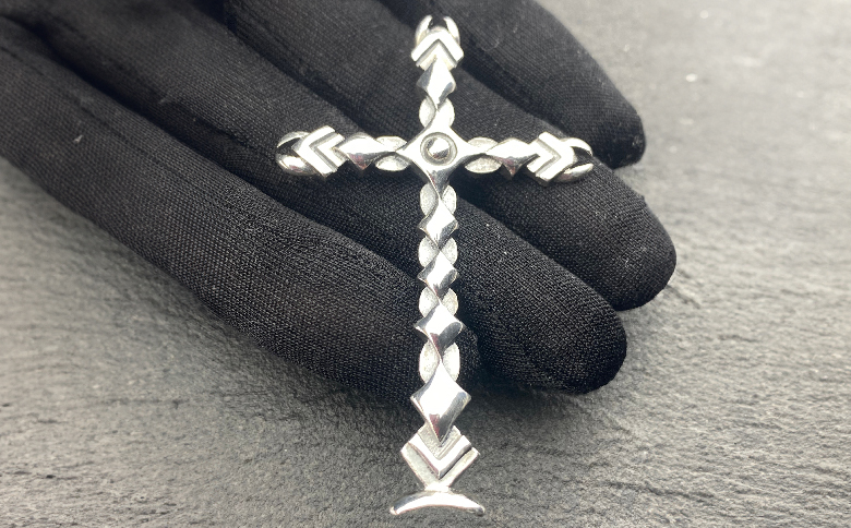 Mechanical cross pendant メカニカル クロス ペンダント ｜ シルバー シルバー925 ハンドメイド 手作り アクセサリー 十字架 モチーフ ペンダントトップ ネックレス チャーム ジュエリー アクセ ファッション 人気 シンプル ギフト プレゼント 年末年始 お中元 お歳暮 内祝い 快気祝い