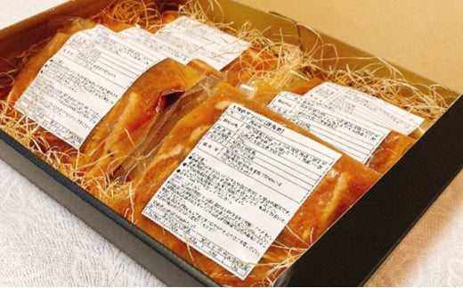 【定期便3ヶ月】大衆割烹つかさ豚角煮500g、もつ煮込み500gギフト