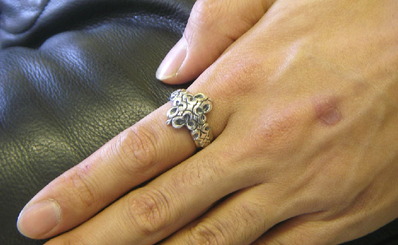 ZAN cross ring クロス リング ｜ 指輪 シルバー アクセサリー 十字架 モチーフ 925 ハンドメイド 選べる サイズ ジュエリー アクセ ファッション 人気 シンプル ギフト プレゼント 年末年始 お中元 お歳暮 内祝い 快気祝い