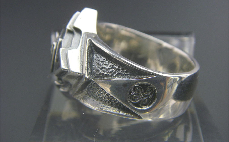 Pyramid  ring ピラミッド リング ｜ ピラミッド を モチーフ とした 指輪 です シルバー アクセサリー 925 ハンドメイド 選べる サイズ ジュエリー アクセ ファッション 人気 シンプル ギフト プレゼント 年末年始 お中元 お歳暮 内祝い 快気祝い