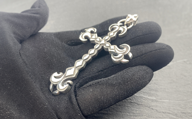 Vampire cross pendant ヴァンパイアクロスペンダント ｜ シルバー シルバー925 ハンドメイド 手作り アクセサリー 十字架 モチーフ ペンダントトップ ネックレス チャーム ジュエリー アクセ ファッション 人気 シンプル ギフト プレゼント 年末年始 お中元 お歳暮 内祝い 快気祝い