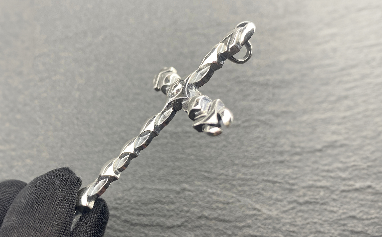 Mechanical cross pendant メカニカル クロス ペンダント ｜ シルバー シルバー925 ハンドメイド 手作り アクセサリー 十字架 モチーフ ペンダントトップ ネックレス チャーム ジュエリー アクセ ファッション 人気 シンプル ギフト プレゼント 年末年始 お中元 お歳暮 内祝い 快気祝い