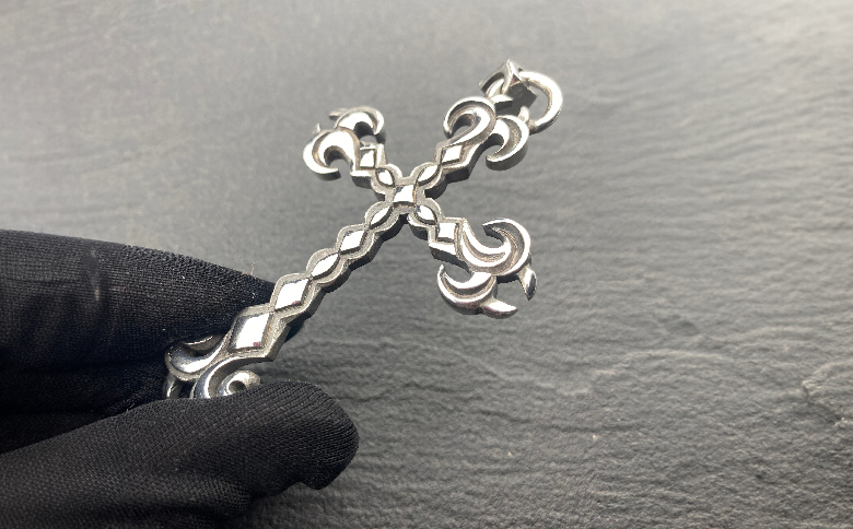 Vampire cross pendant ヴァンパイアクロスペンダント ｜ シルバー シルバー925 ハンドメイド 手作り アクセサリー 十字架 モチーフ ペンダントトップ ネックレス チャーム ジュエリー アクセ ファッション 人気 シンプル ギフト プレゼント 年末年始 お中元 お歳暮 内祝い 快気祝い