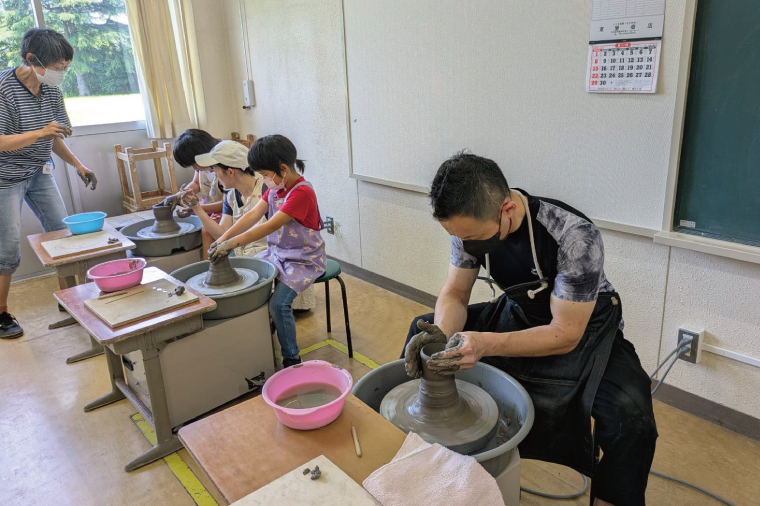 手ひねり体験またはロクロによる陶芸体験　2名様分【陶芸 陶芸体験 体験 チケット 体験チケット 茨城県 北茨城市】(CY001)
