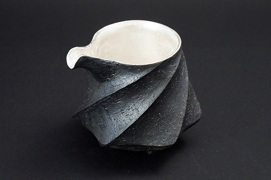 陶芸家 「沖 誠」作　炭化銀彩 片口【笠間焼】