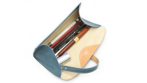 【サイフ工房ANDOU】ベルト付ロールペンケース（ブルーグレー） 筆箱 革小物 レザー 日本製 贈り物 ギフト プレゼント 記念日 誕生日 お祝い 社会人 メンズ