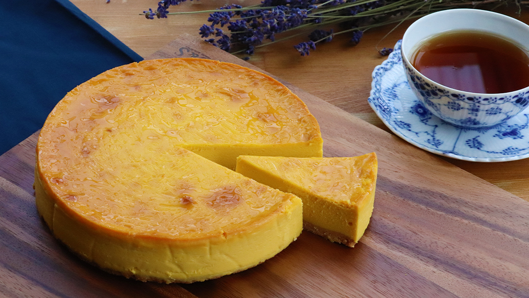 パンプキン チーズケーキ 6号 × 1個 ホールケーキ 冷蔵 スイーツ デザート お菓子 洋菓子 ケーキ 焼き菓子 かぼちゃ 南瓜 チーズ しっとり 老舗 洋菓子店 ハロウィン