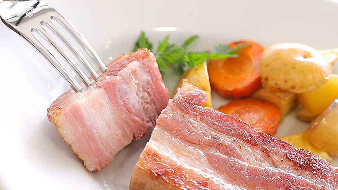 筑波ハム イチオシ ベーコン 2個 合計460g 茨城県産 『 常陸の輝き 』 ブランド豚 銘柄豚 ( 茨城県共通返礼品 ) 肉 豚 熟成 スモーク 濃厚