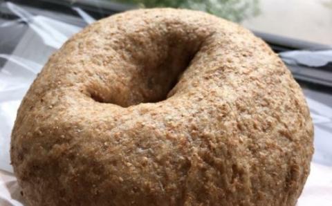 牛久市産 小麦 の ベーグル 6種・12個セット 全粒粉 シナモン レーズン ココア チョコ あずき ごま いちじく 無添加 農薬不使用 小麦 おうちカフェ お菓子 おやつ モーニング ブランチ 朝食