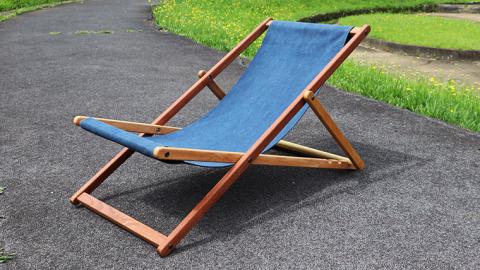 《 受注生産 》布製 デッキ チェア 1脚 （ネイビー）【 フットレスト 付き 】 インテリア アウトドア キャンプ テラス 庭 家具 日用品 椅子 イス リクライニング 折りたたみ コンパクト 収納