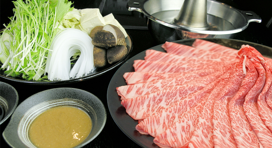 常陸牛 肩ロース しゃぶしゃぶ 用 500g ( 茨城県共通返礼品 ) 和牛 国産 お肉 肉 ロース ブランド牛 霜降り 霜降 牛肉 ギフト 贈り物 お祝い 贈答 500グラム