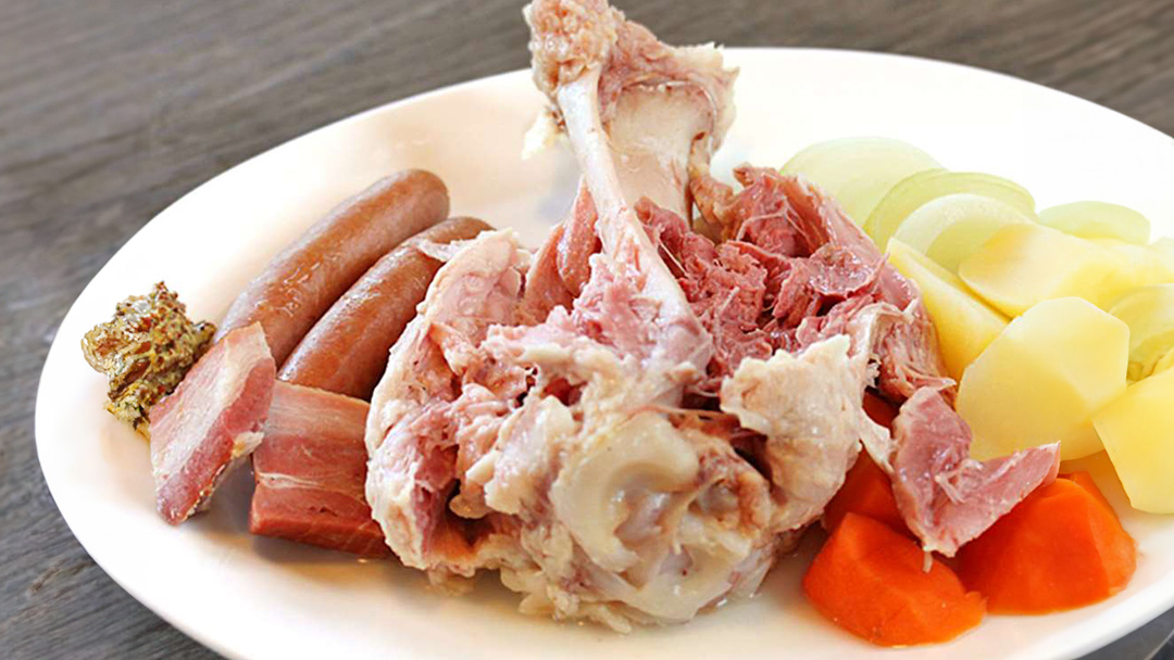 筑波ハム アイスバイン 700g 豚すね肉 茨城県産 『 常陸の輝き 』 ブランド豚 銘柄豚 ( 茨城県共通返礼品 ) 豚 肉 ドイツ 料理 冷凍 本場 とろとろ すね肉 スネ