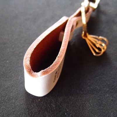 ラフテール【 レザーチャームキーホルダー】ホワイト　　