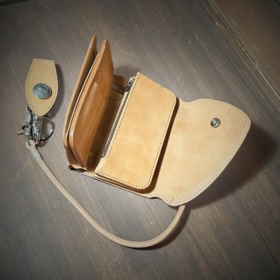 ラフテール【デュラブル　 ミドルウォレット　B-type】NA　　CW-SHE-DU-NA-B-M