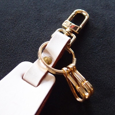 ラフテール【 レザーチャームキーホルダー】ホワイト　　