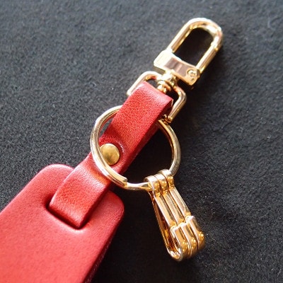 ラフテール【 レザーチャームキーホルダー】レッド　　