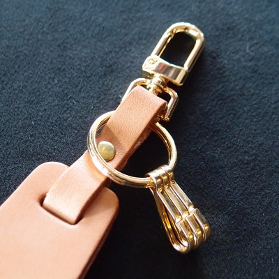 ラフテール【 レザーチャームキーホルダー】ナチュラル　　