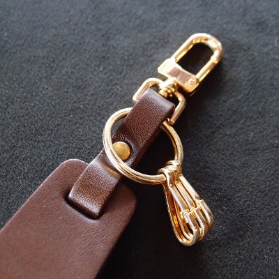 ラフテール【 レザーチャームキーホルダー】ダークブラウン　　