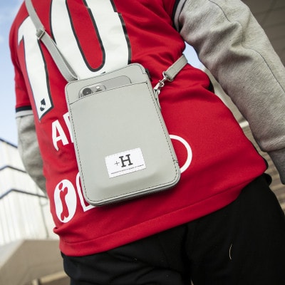 ラフテール【karami 空身】スマートフォンショルダー　銀鼠(グレー)　　