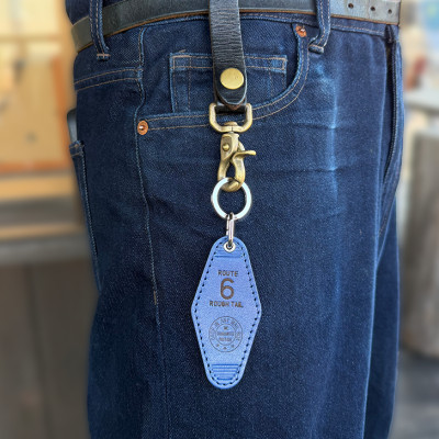 ラフテール【栃木レザー製牛革使用　モーテルキーホルダー】ブルー×ブラック